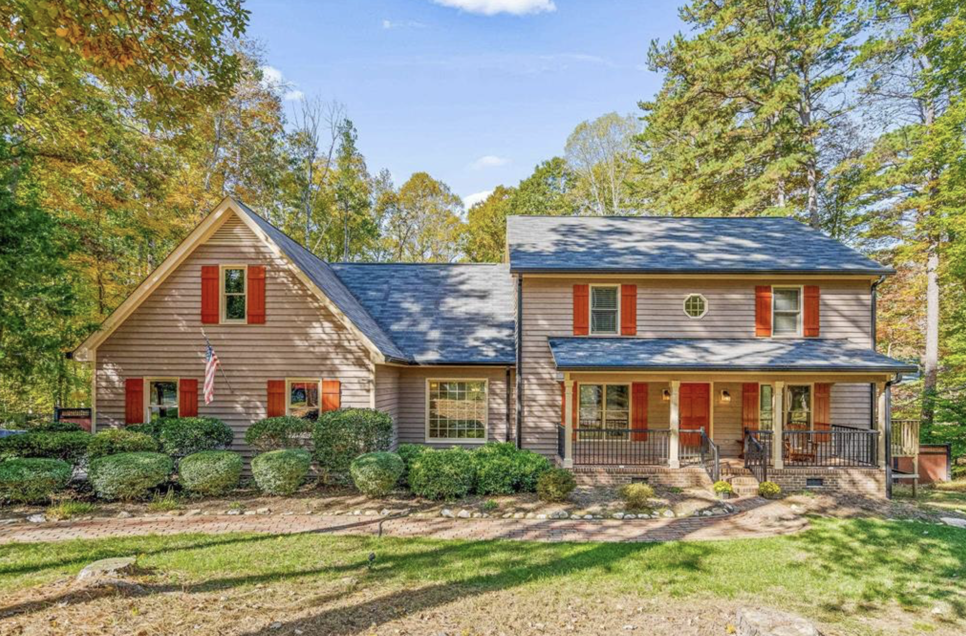 300 Grand Oak Drive, Hillsborough